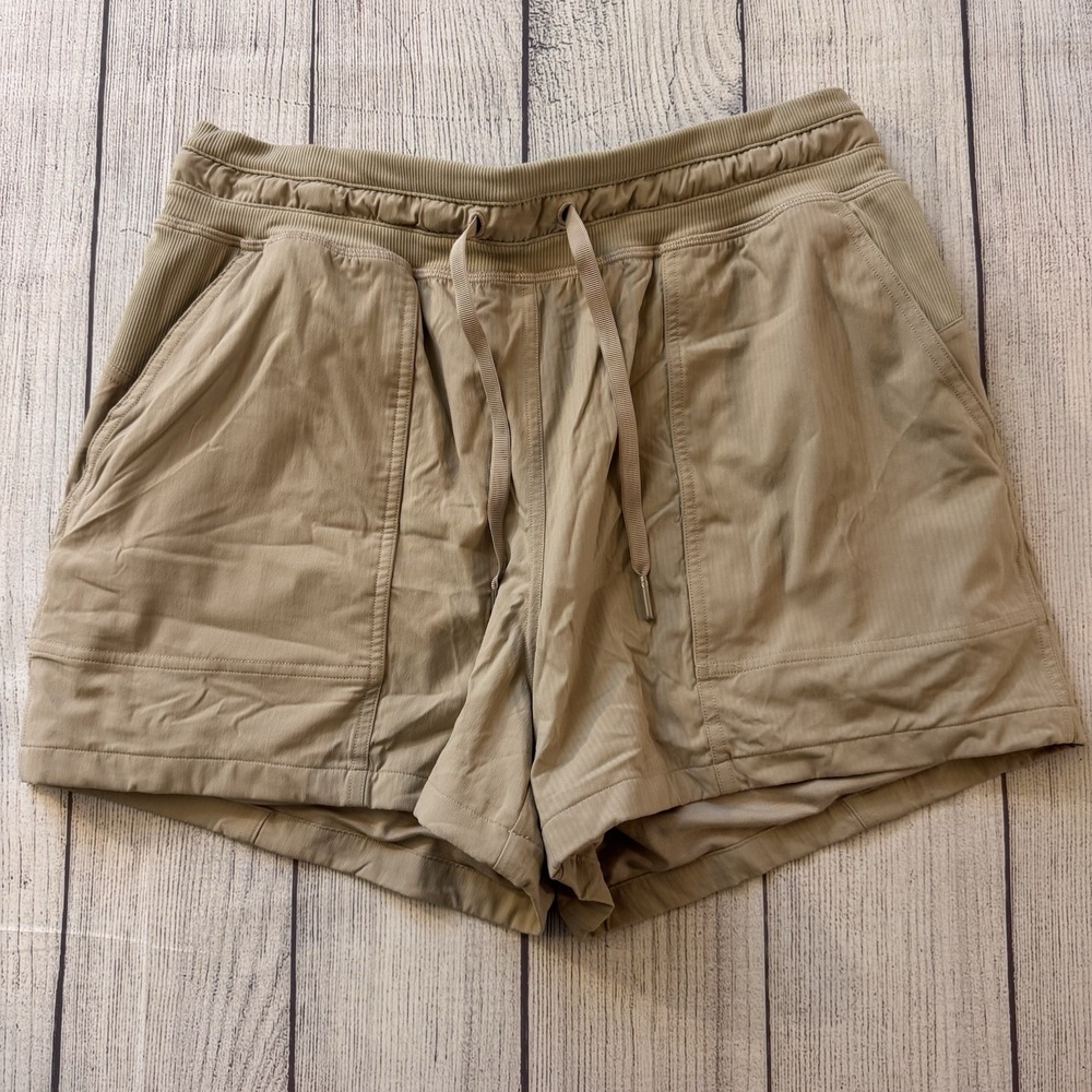 Lululemon Dance Studio HR Shorts Womens Size 6 Tan Swift High Rise